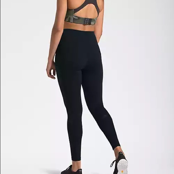 North Face NWT camo leggings❤️🔥🧘‍♀️🧗‍♀️🍂 - Picture 2 of 13